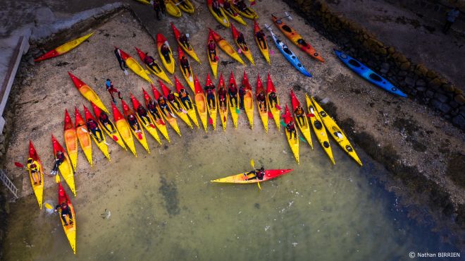 Collégiens en découverte du kayak de mer